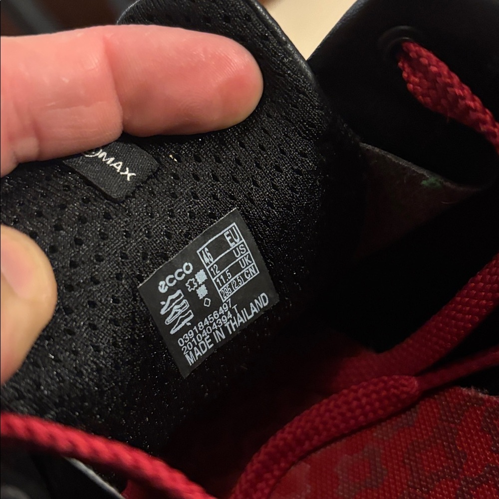 Ecco Black Sneakers with Red Accents - Picture 9 of 10
